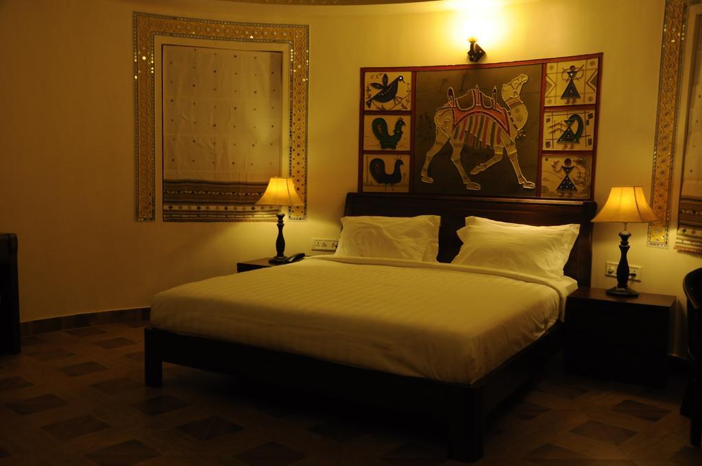 Hotel Seven Sky Clarks Exotica Bhuj Exterior foto