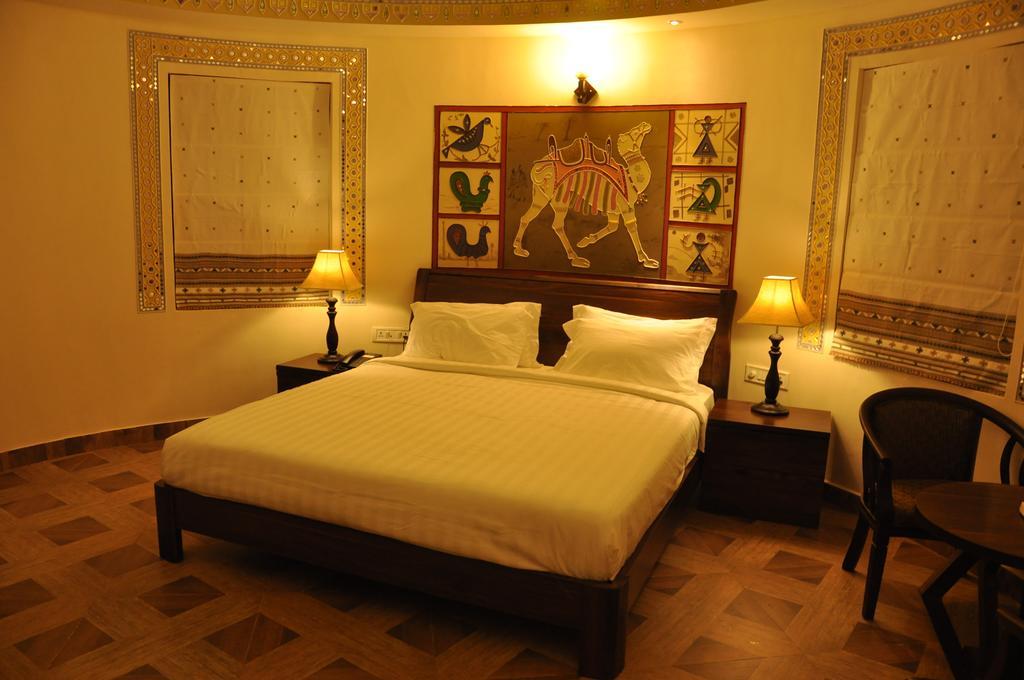 Hotel Seven Sky Clarks Exotica Bhuj Habitación foto