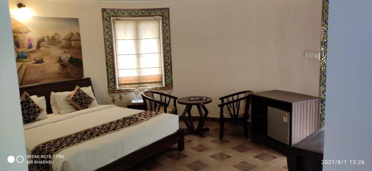 Hotel Seven Sky Clarks Exotica Bhuj Exterior foto