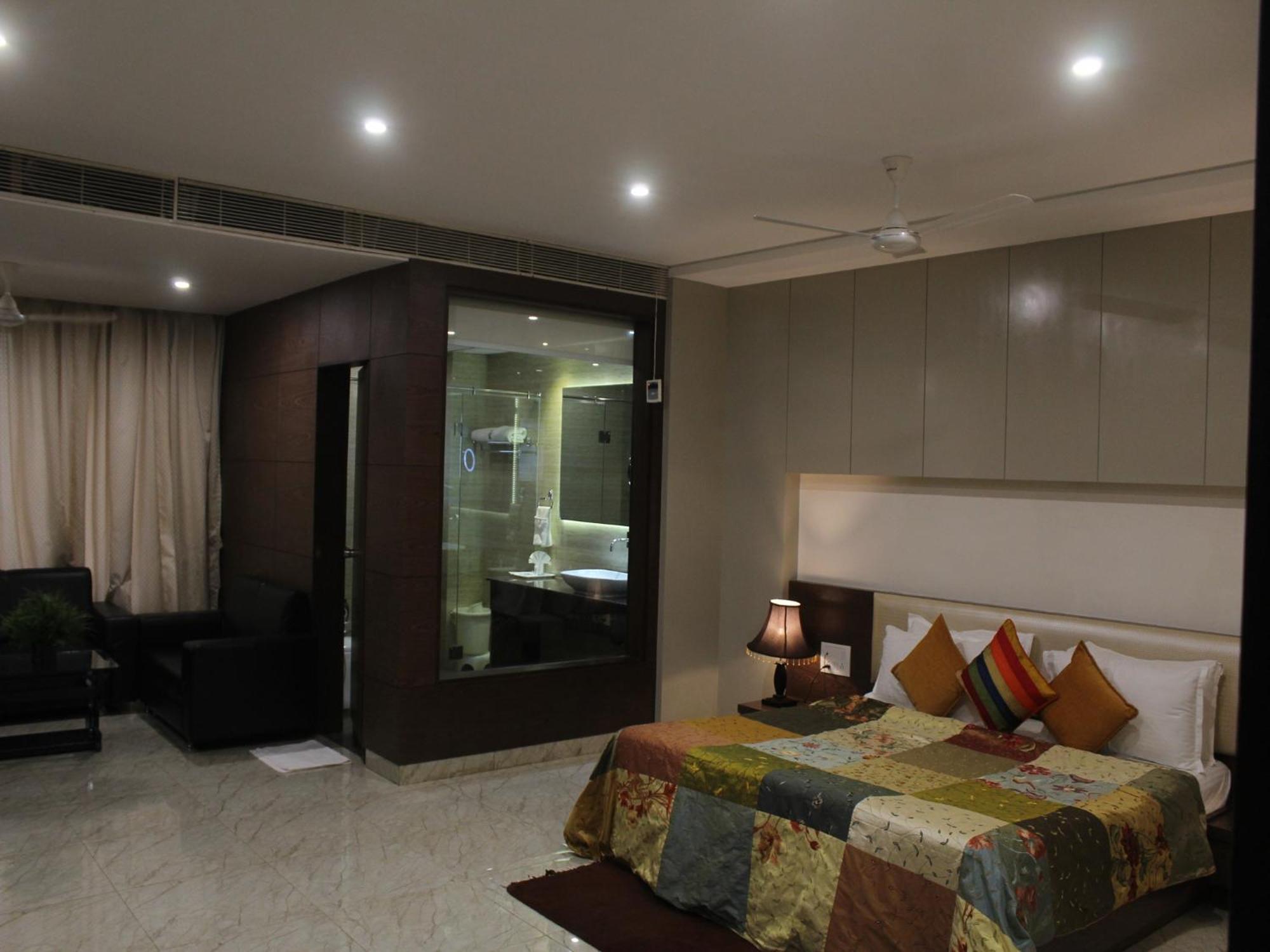 Hotel Seven Sky Clarks Exotica Bhuj Exterior foto