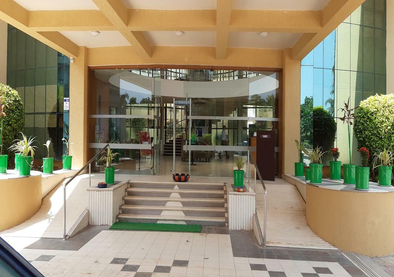 Hotel Seven Sky Clarks Exotica Bhuj Exterior foto